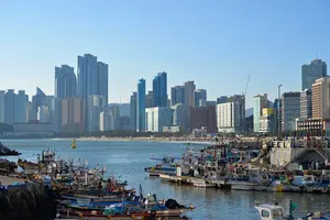 Wisata Busan: Lebih dari Sekedar 'Train to Busan'