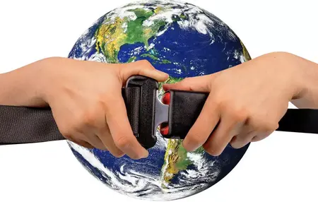 How to Stay Safe While Traveling