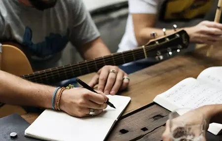 How to Write a Blog Post About Your Favorite Music