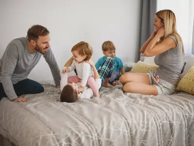 Bahaya Terus Memuji Anak: Dampak Negatif & Cara Motivasi yang Lebih Baik